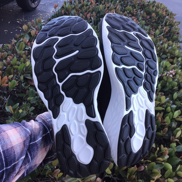 NEW NEW BALANCE men’s fresh foam x 1080 unlaced shoes in black/white - Picture 7 of 8